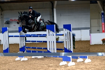 Thomas Pritchard Secures Victory in the UNIBED – High Performance Equine Bedding Winter Grades B&C Qualifier at Arena UK Winter Classic Show Thomas Pritchard Secures Victory in the UNIBED – High Performance Equine Bedding Winter Grades B&C Qualifier at Arena UK Winter Classic Show
